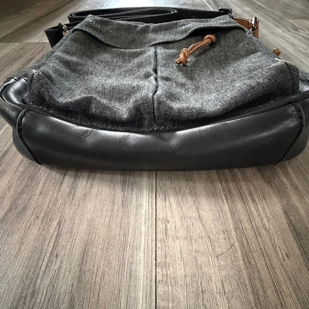 Fossil Crossbody Bag Gray Canvas Leather Trim Adjustable‎ Strap Messenger